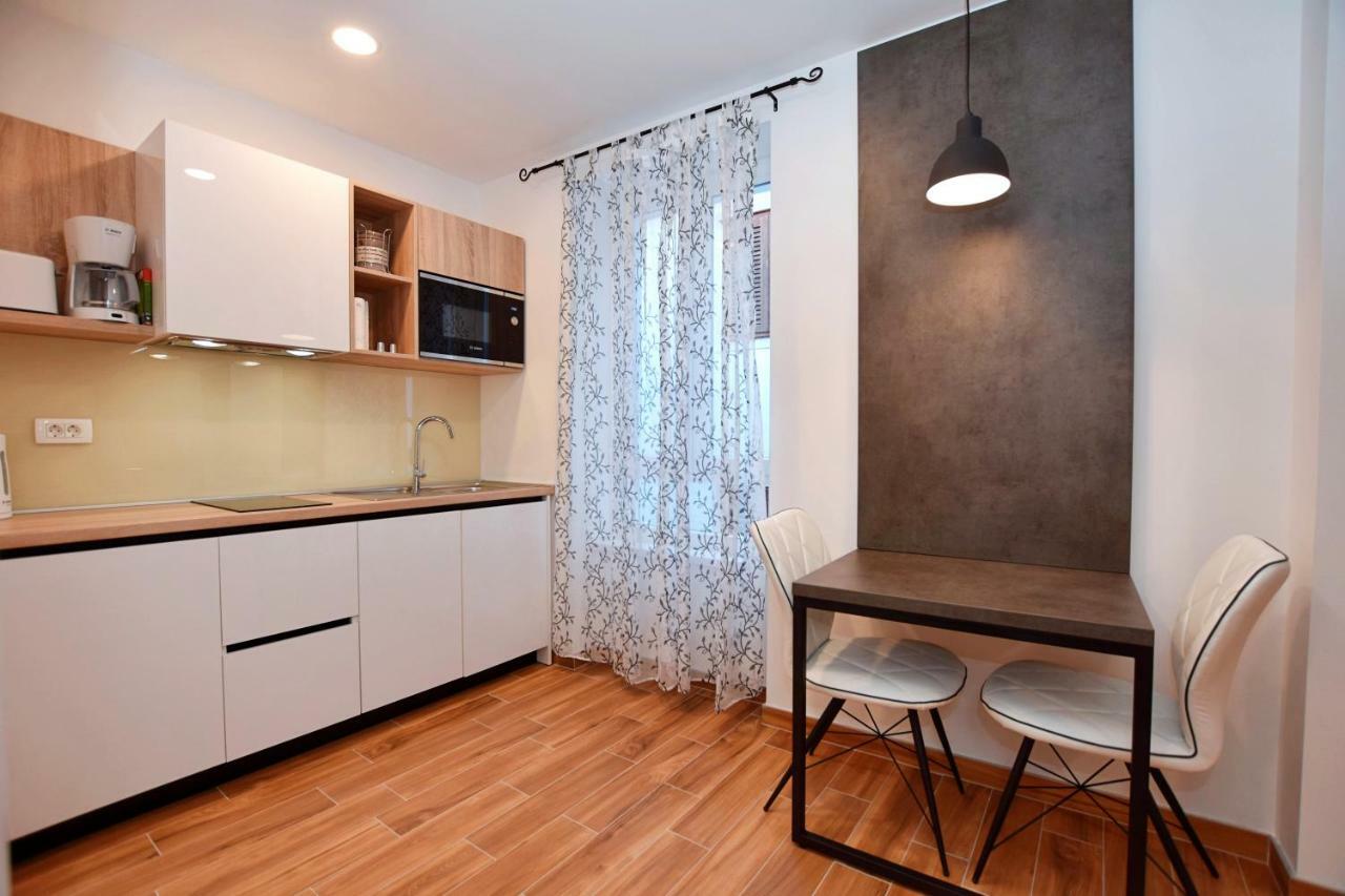 زادار Apartments Four Corners المظهر الخارجي الصورة