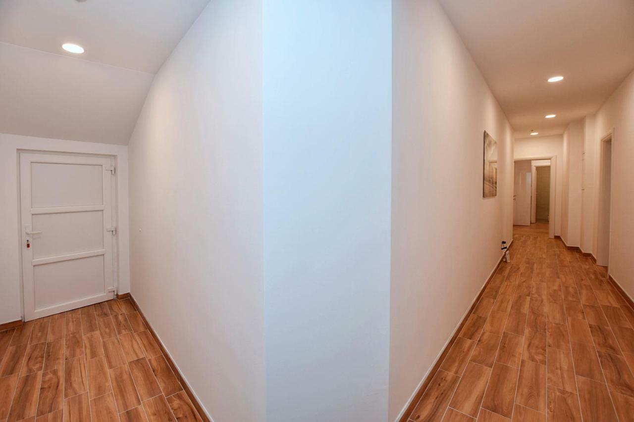زادار Apartments Four Corners المظهر الخارجي الصورة