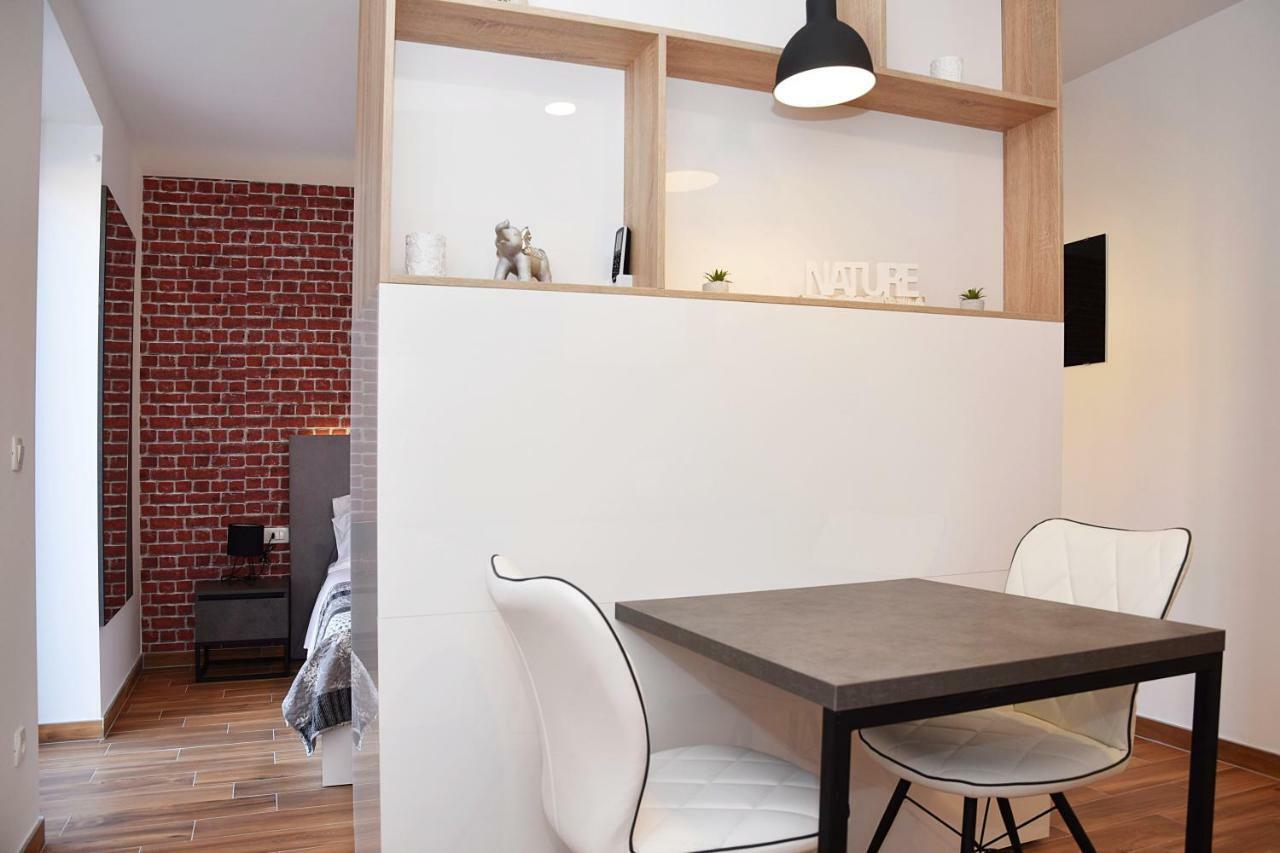 زادار Apartments Four Corners المظهر الخارجي الصورة